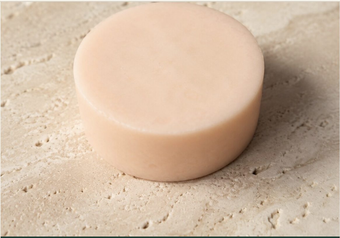 Aloe Vera, Fuller's Earth & Shea Butter Face Melt — round, pale peachy-tan